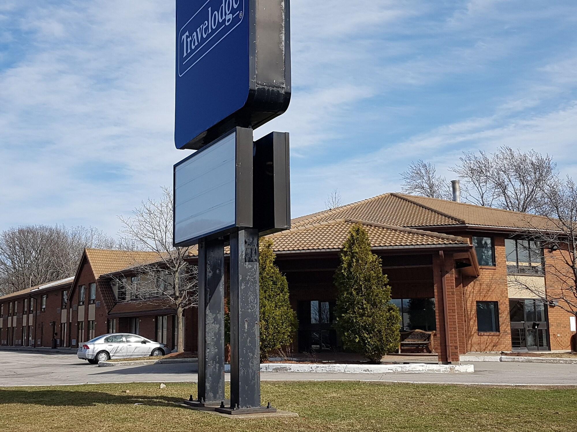 Travelodge By Wyndham Welland Exterior photo