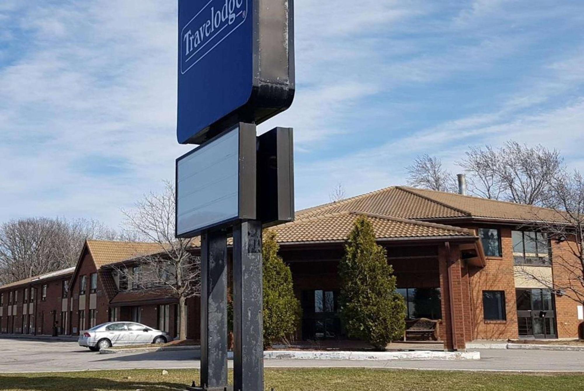 Travelodge By Wyndham Welland Exterior photo